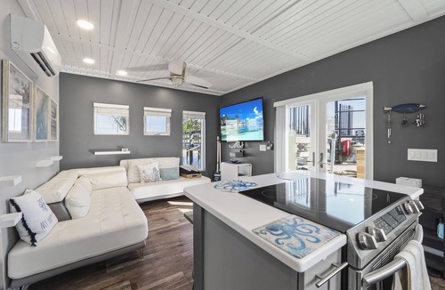 Fort Pierce Boat Rental | Seaside Serenity