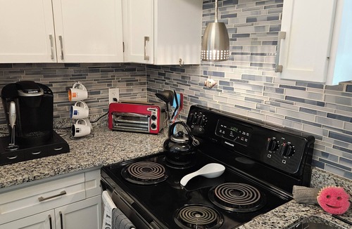Palmetto Cottage | Seaside Waterfront Cottage. Perfect Nature Retreat for Kayaking or Fishing!