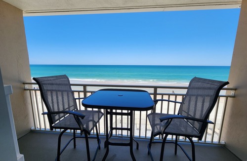 Daytona Beach Condo | Seaz The Dayz in a Newly Renovated Oceanfront Studio POOL/OCEAN ACCESS OPEN
