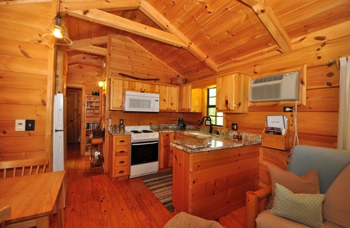 Hot Springs House | Secluded 16-Acre Mountain Retreat w/3 Cabins Perfect for Groups & Gatherings