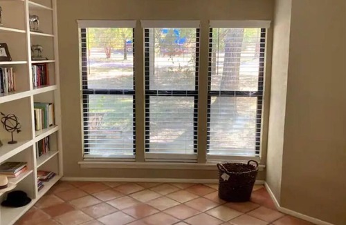 Annetta North Villa | secluded 3 bedroom Ranchette w/Pool hillside Aledo