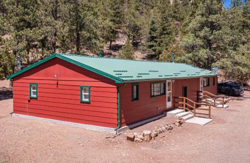 Weston House | Secluded Stonewall Cabin w/Mountain View!