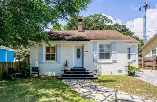 New Warrington House | Serendipity Point - Navy Point Cottage - Minutes to Downtown or N.A.S. Pensacola - Budget Friendly
