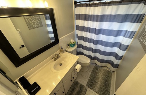 Goldenrod House | Serene Mid-Century 3/2 w/Bonus Room and Huge Shaded Yard w/Fence
