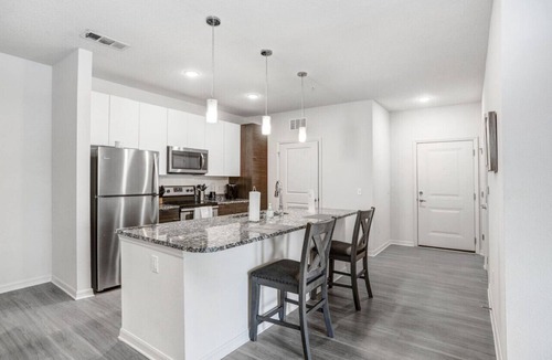 Sun Bay South Apartment | Serenity Suites: 3BR Gem in South Tampa's Heart