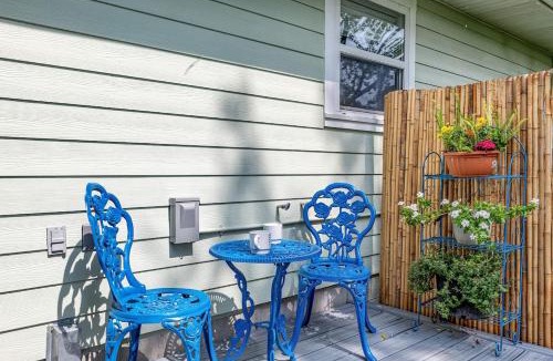 Alachua House | Serenity Terrace - King Bed , Lounge & Coffee Bar