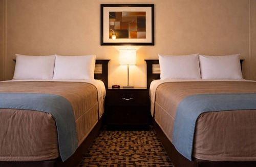 Pleasanton Hotel | Shale Lodge Pleasanton