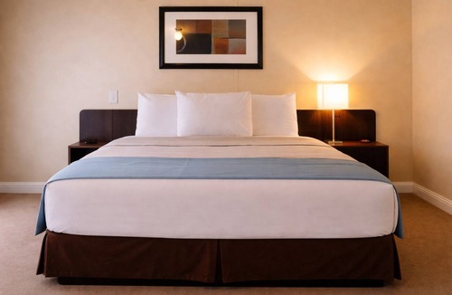 Pleasanton Hotel | Shale Lodge Pleasanton