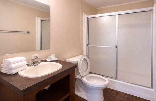 Pleasanton Hotel | Shale Lodge Pleasanton