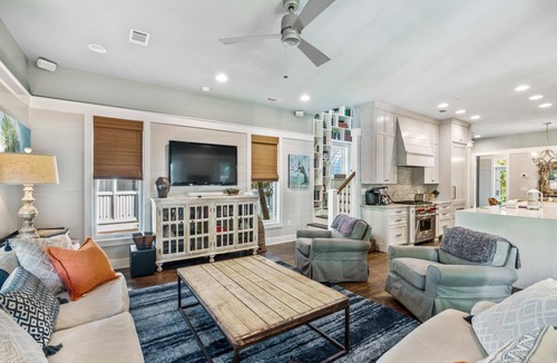 Cottage District House | Shared Amenities w/LSV and Screened Porch