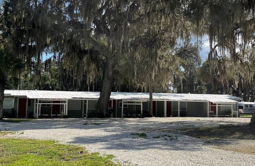 Satsuma RV Rental | Shell Harbour Resort Cabin #6