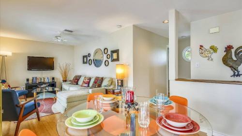Truman Annex Apartment | Shipyard Treasure by AvantStay