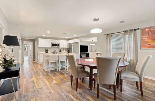 Brunswick House | Shore Thing - Central Location Near Beaches