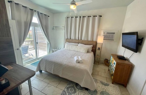 Galveston Hotel | Shore Thing: Pool Access
