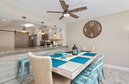 Holiday Isle Condo | Shoreline Towers 2083 * Beach Chair Set Included