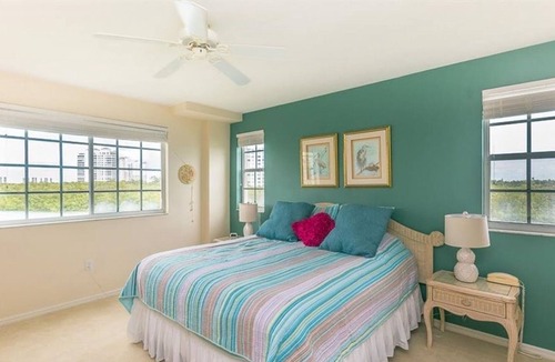 Vanderbilt Beach Condo | **SHORT/LONG TERM RENTAL**BREATHTAKING VIEW IN BEAUTIFUL BAYPOINT**