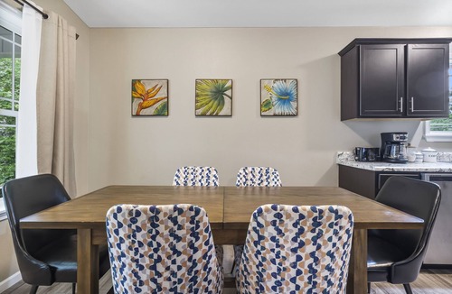 Downtown Branson House | Short Walk to Downtown Branson & Branson Landing with Private Hot Tub & Free Tickets