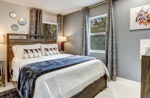 Little Ranches Apartment | Sibia: Renovated Professional Design & Near Beach