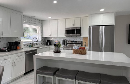 Sarasota Springs House | Siesta Key Pool Mini Putt BBQ Grill Sleep 12
