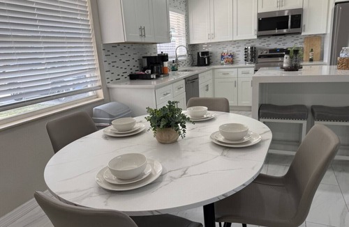Sarasota Springs House | Siesta Key Pool Mini Putt BBQ Grill Sleep 12