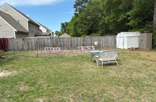 Colonial Heights House | Simple, Spacious and Clean 3-bedroom house with AC in Colonial Heights, VA.