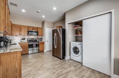 Woodridge House | SixFlags | Sleeps 9 | GameRoom | SeaWorld