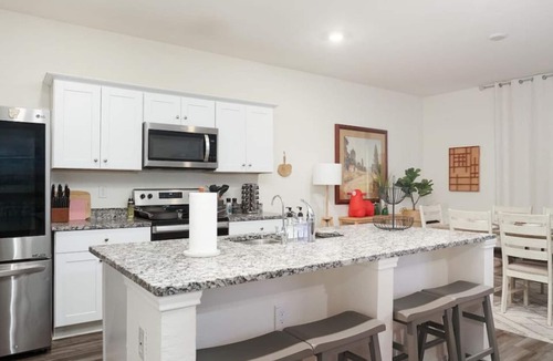 Medina Valley House | Sleeps 13 Near Seaworld Lackland 4BR