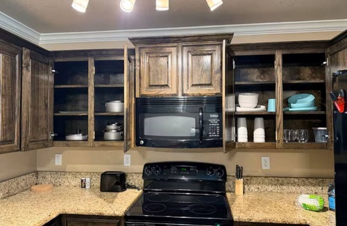 Copeville House | Small Town Stay on Main, Contractor Friendly