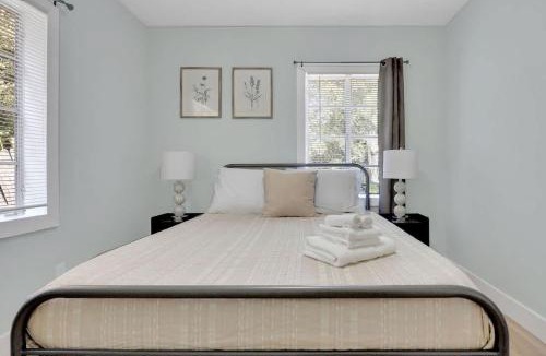 Jacksonville House | SMV Updated Bungalow Bliss Central
