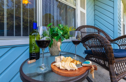 Florida Shores House | SNOWBIRD SPECIAL-Large Comfy Stay Pets Welcome w/Parking Trailers/Bikes/Boats