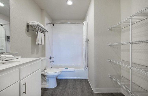 Las Colinas Hotel | Soka Suites Dallas - Las Colinas