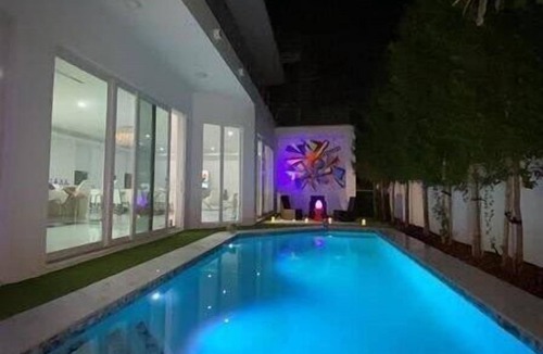 Birch Park Finger Streets House | Solara Haven by RoveTravel Poolside Home with Balcony