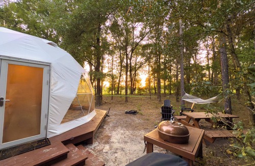 High Springs RV Rental | Soluna GeoDome 1: Springs, Stargazing, Firepit, AC