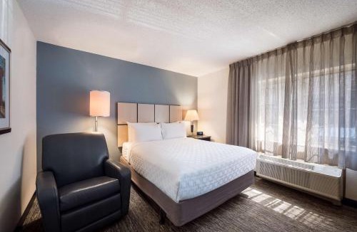 Las Colinas Hotel | Sonesta Simply Suites Dallas Las Colinas