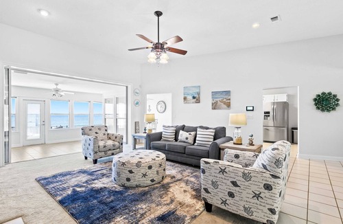 Navarre House | Sound-front beauty minutes from beach & pier with private washer&dryer & patio
