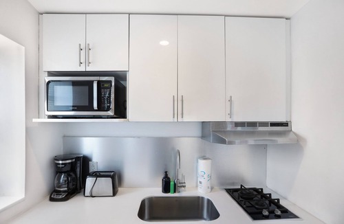 City Center Hotel | South Beach 2 Bedroom Group Suite Sleeps 10 Guests