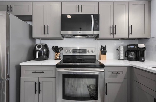Grandview House | South KC upscale Corporate Rental