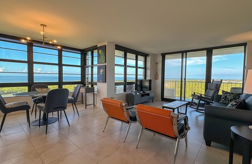 Marco Island Condo | South Seas Tower 4- 812: Beautifully Updated; Large Balcony
