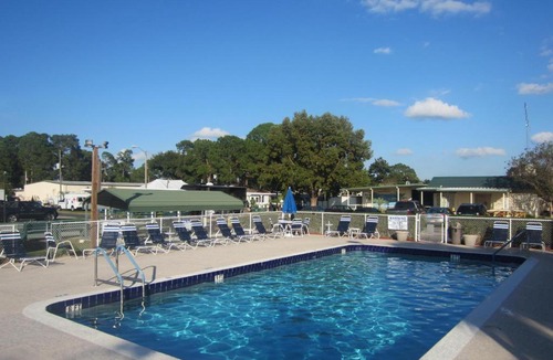 Eustis Resort | Southern Palms Park Model 9