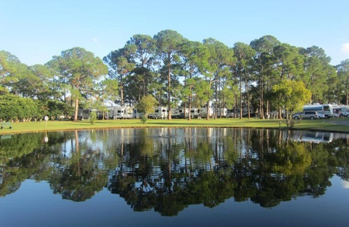 Eustis Resort | Southern Palms Park Model 9