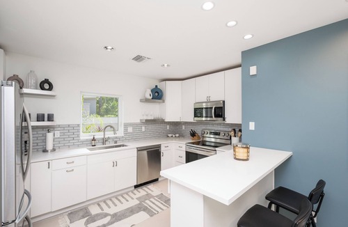Midtown House | Southernmost Serenity - 3 Bedroom/2.5 Bathroom With Pool & Outdoor Bar