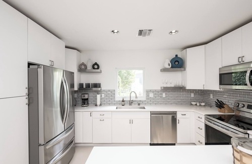 Midtown House | Southernmost Serenity - 3 Bedroom/2.5 Bathroom With Pool & Outdoor Bar
