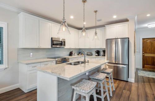 Uptown - Upper Duval House | Southernmost View -Pool & Water Views