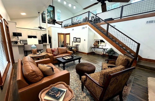 Southlake House | Southlake Guest House with Refined Texas Charm - Perfect for World Cup Matches