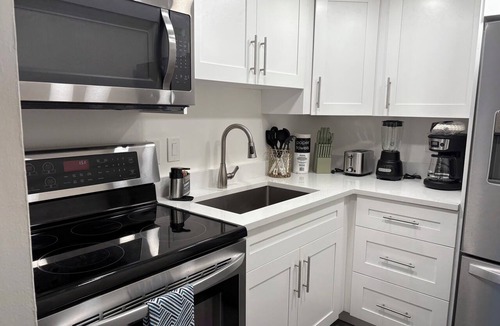 Delray Beach Apartment | Spacious 1-bedroom apartment with WiFi, AC in lovely East Delray Beach