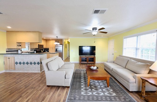Saint James City House | Spacious 2-bedroom upstairs unit in a house surrounded by nature in Pine island