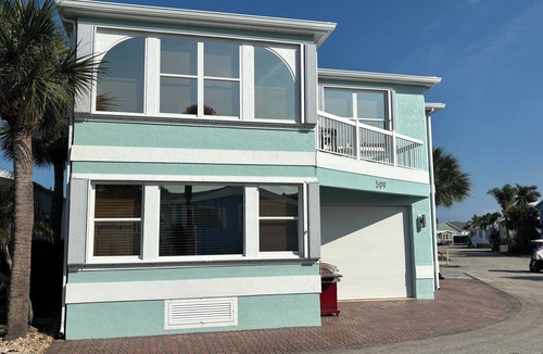 Hutchinson Island South House | Spacious 2-bedroom 2-story house on Hutchinson Island