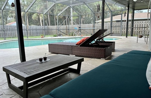 Lakewood Park House | Spacious 3 Bed Lakefront Pool Home 15 mins from Vero Beach & Ft Pierce Inlet