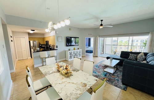 Florida Central Atlantic Coast Apartment | Spacious 3-bedroom/3-baths apartment with WiFi, AC in the heart of Orlando