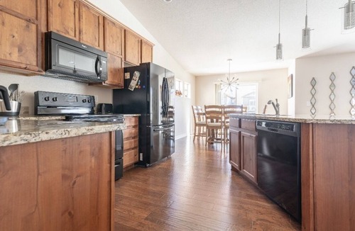 Greeley House | Spacious 3 bedroom home. 12 min from UNC and near downtown